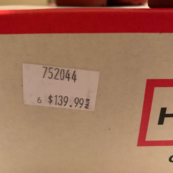 Hunter Short Rainboots - Red (Sz 6) - Picture 8 of 8